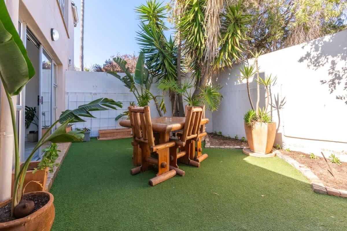 Surfside Haven, 3 Bed Townhouse Holiday home