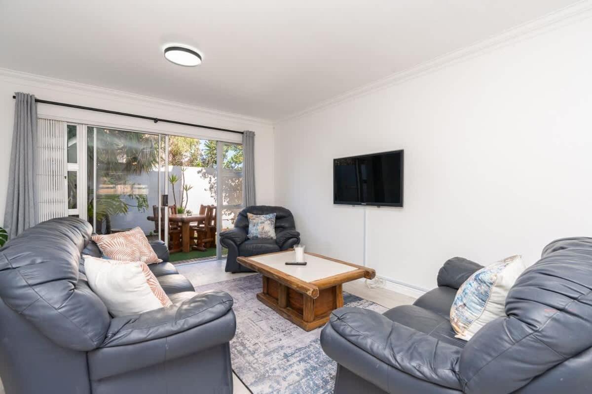 Surfside Haven, 3 Bed Townhouse Holiday home *